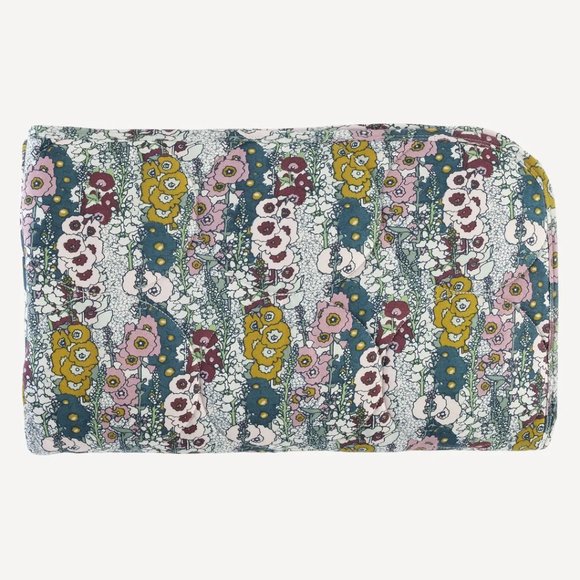 NWT Kate Quinn Hollyhock Classic Circle Quilt Bamboo HTF - Picture 2 of 4